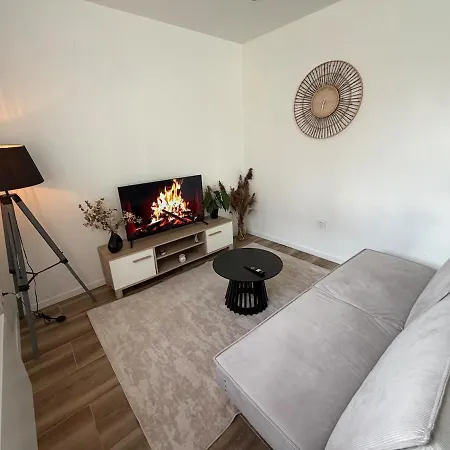 アパート Cozy With Easy Access To Paris & Parc Des Expositions